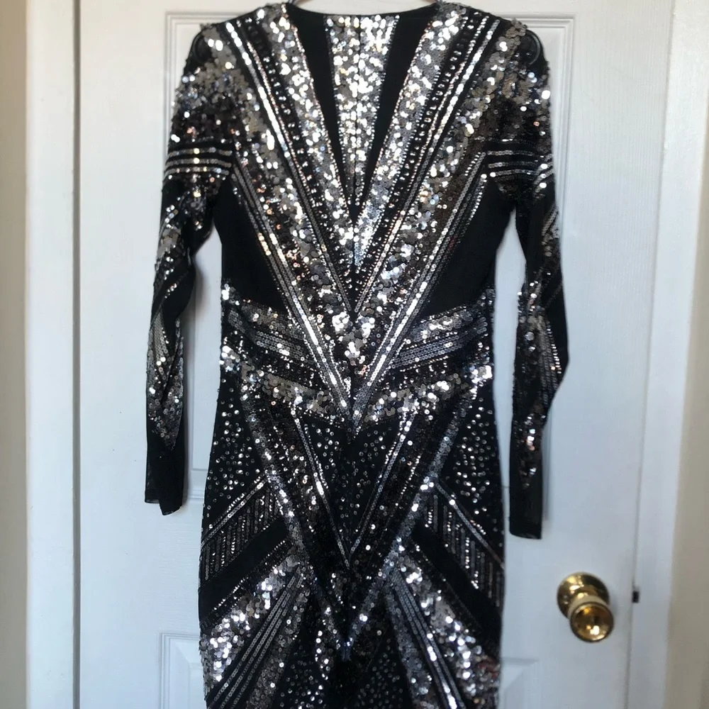 Patterned sequin dress - Picture 4 of 5
